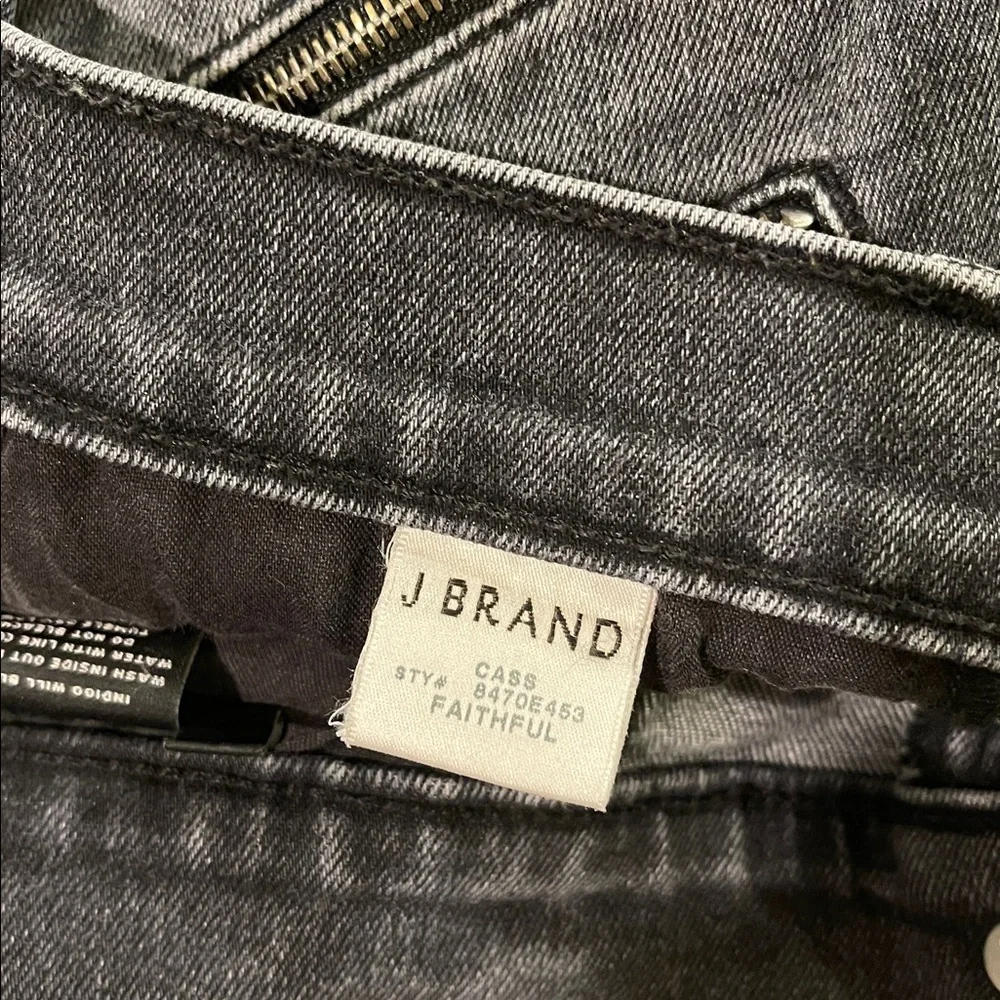 J BRAND GRAY JEANS